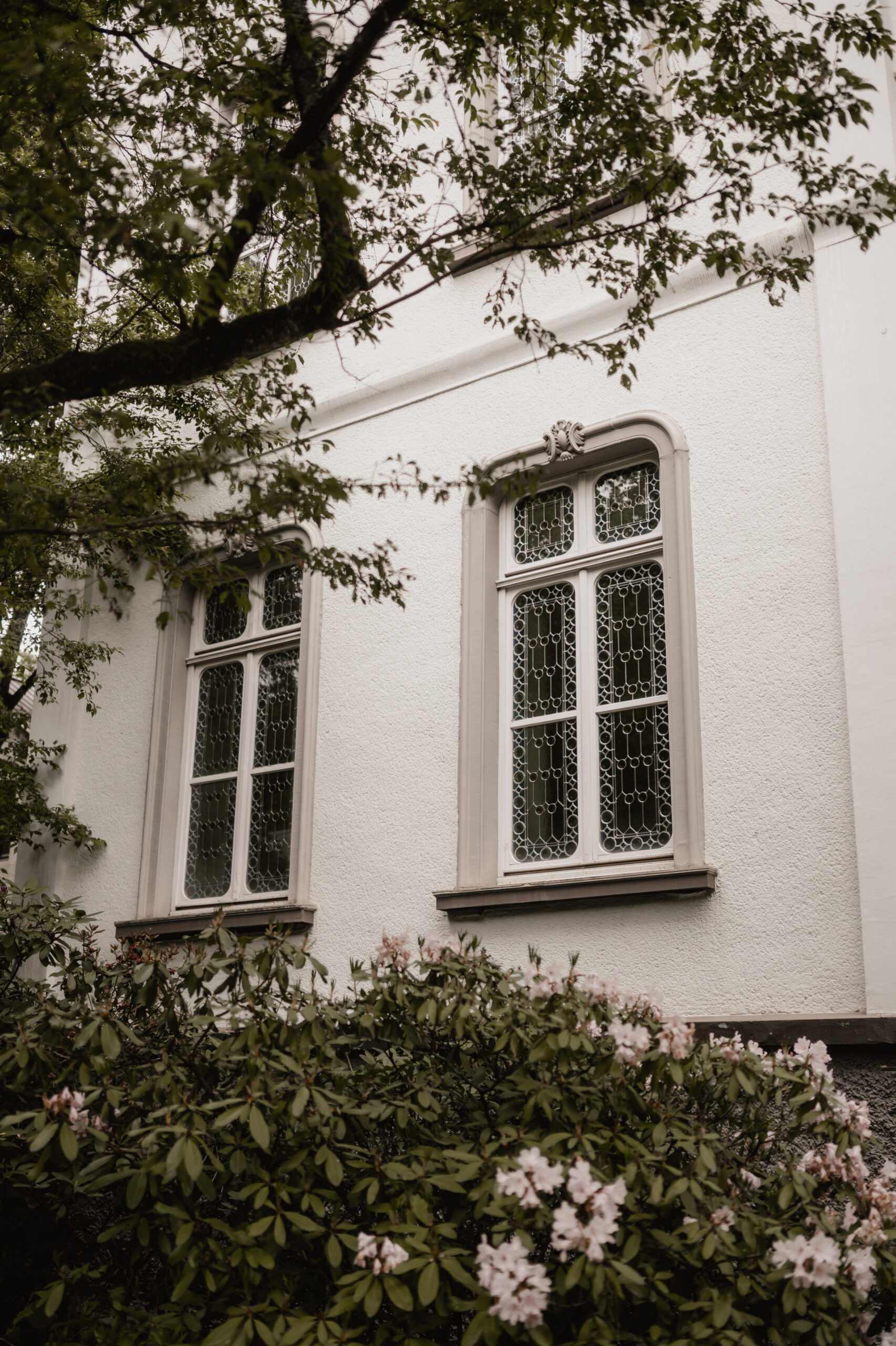 Fassade einer Hochzeitslocation in Norddeutschland, Hochzeitsplanung by Lunaris Event Planning