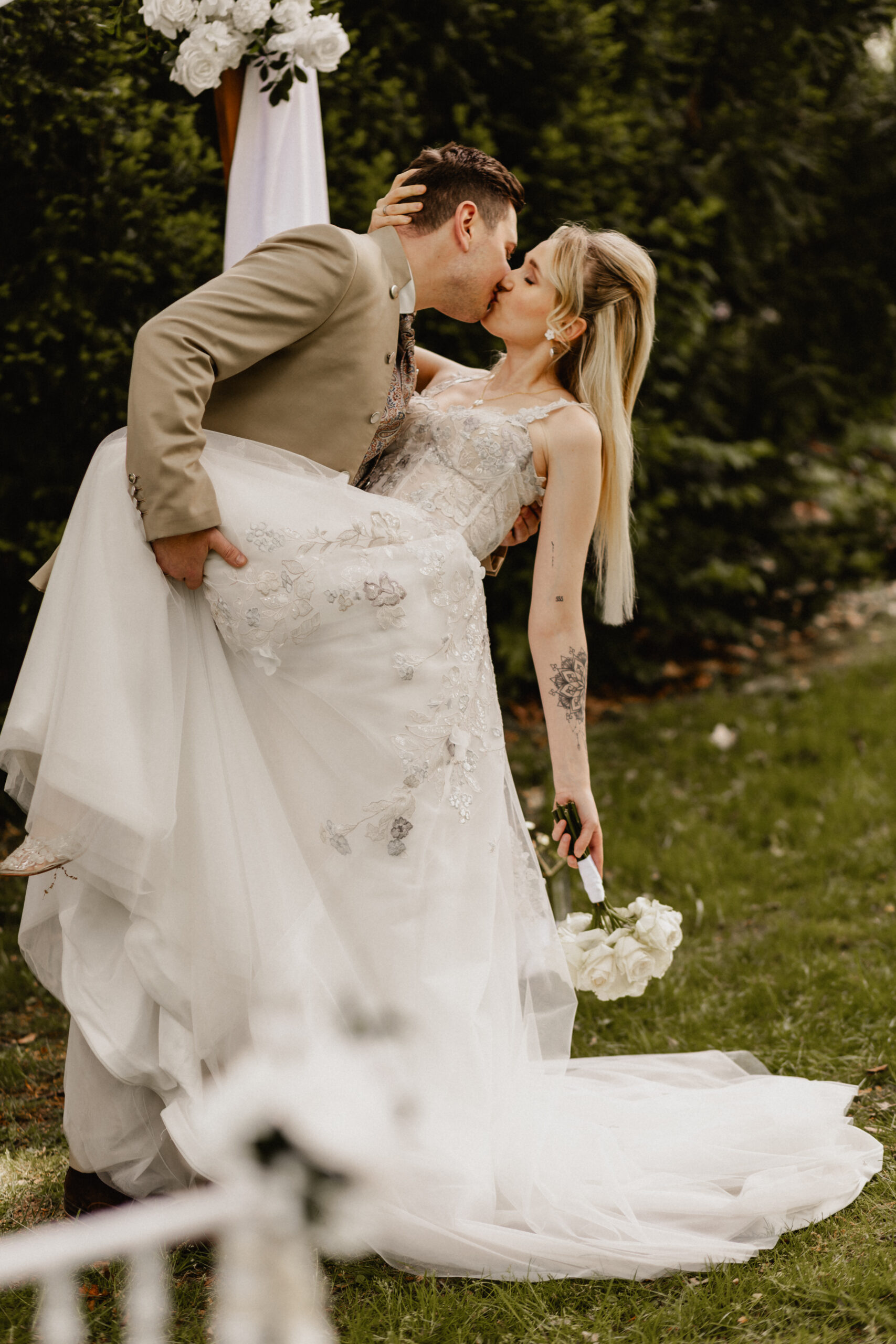Freie Trauung mit Braut und Bräutigam, Hochzeitsplanung by Lunaris Event Planning
