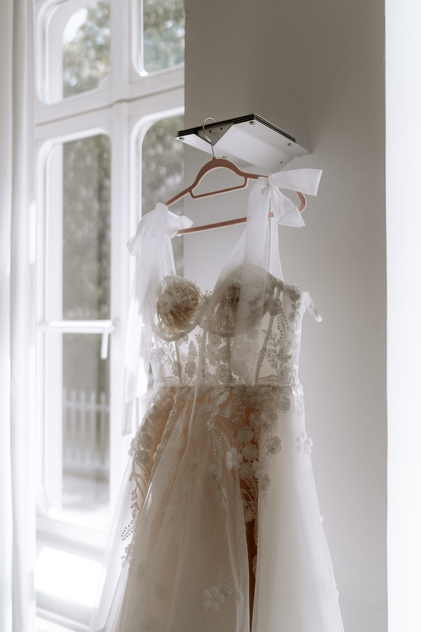 Brautkleid für eine Braut, Hochzeitsplanung by Lunaris Event Planning