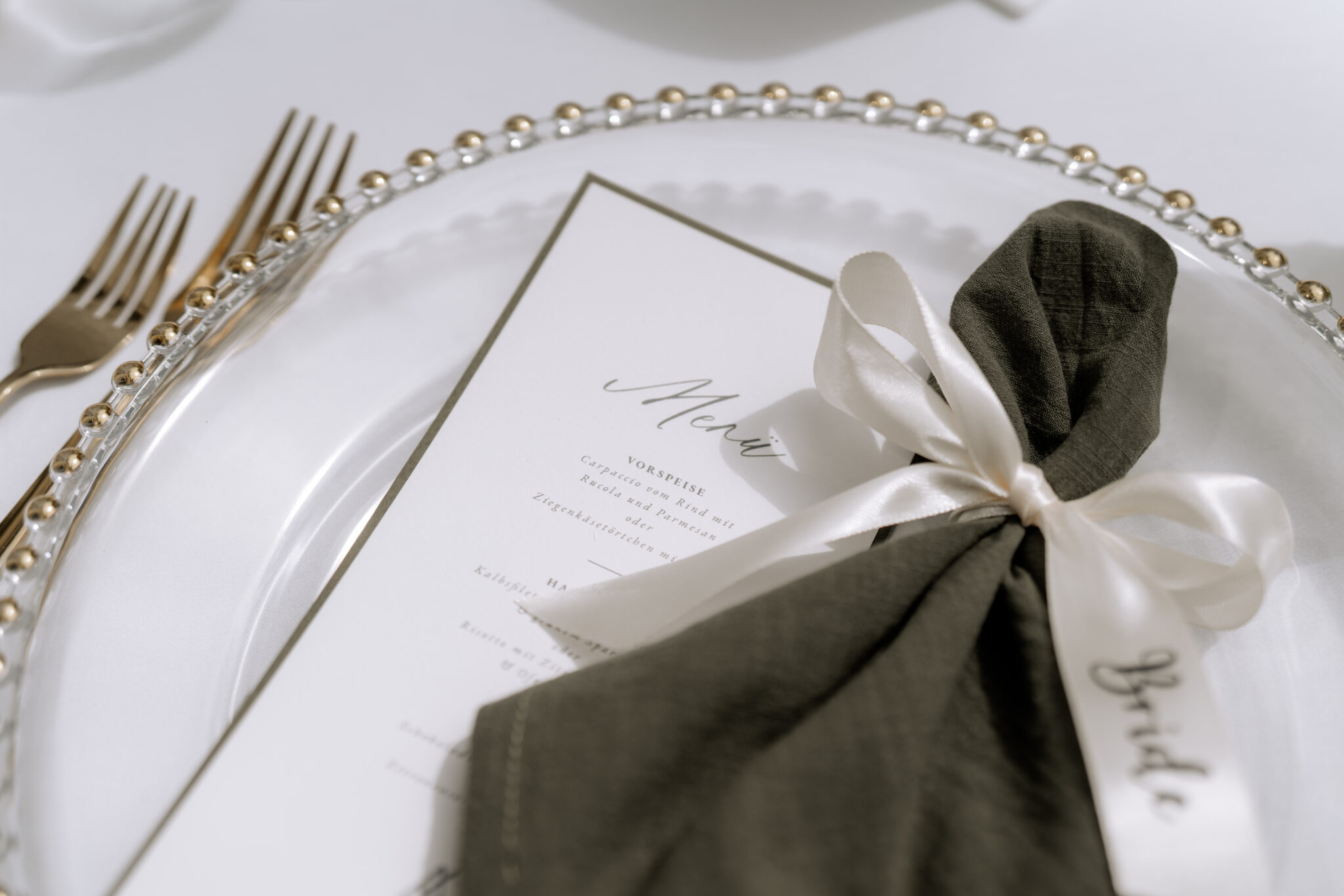 Table Setting am Hochzeitstag, Hochzeitsdeko und Hochzeitspapeterie, Hochzeitsplanung by Lunaris Event Planning