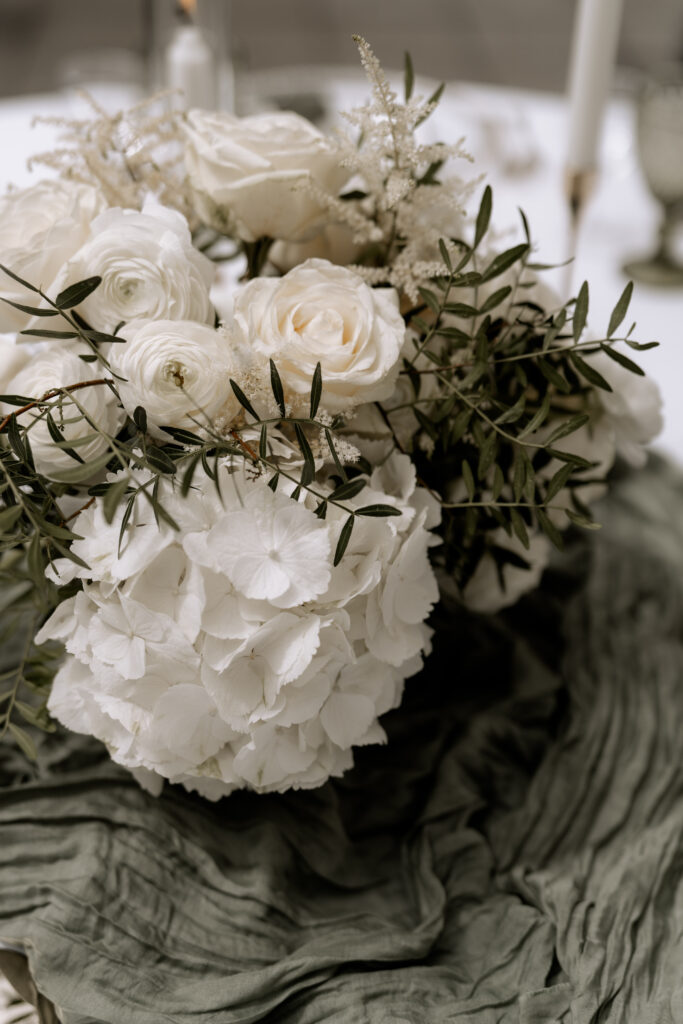 Brautstrauß für die Braut am Hochzeitstag, Hochzeit mit Hochzeitsplanerin, Hochzeitsplanung by Lunaris Event Planning